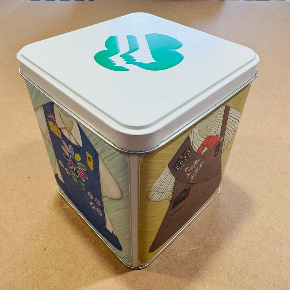 Girl Scouts of America Uniform Souvenir Tin Box Daisy Brownie Junior Cadet
